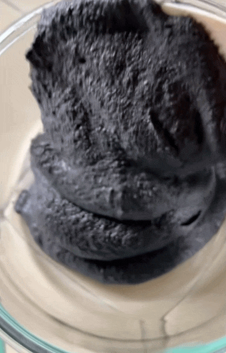 Mái tóc tuổi 40 vẫn đen mượt, bồng bềnh, không một sợi bạc: Bí quyết 