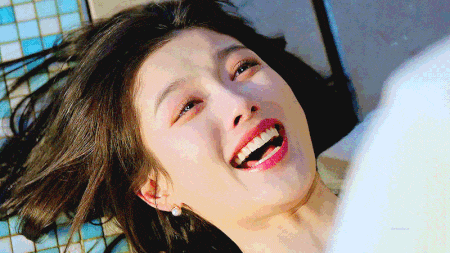 gif-yoo-jung-2-1764394661271381480237-1764417595623-1764417596487645967723.gif
