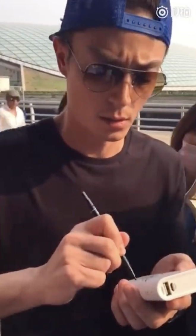 Ảnh thời trẻ của mỹ nam “mặt lạnh cơ địa”, U50 vẫn tiết kiệm nụ cười nhưng visual được ví như 