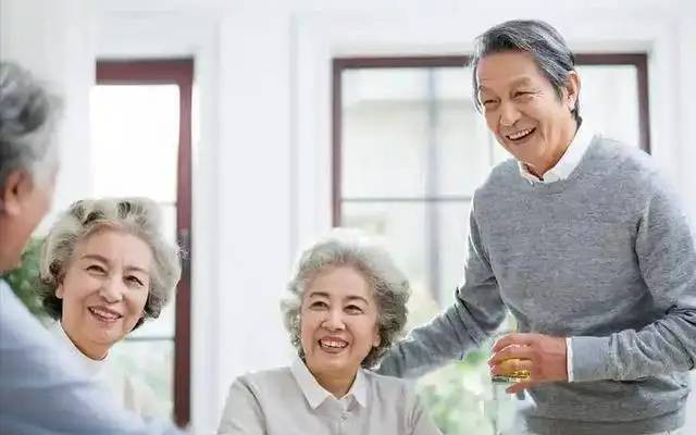 Người trên 65 tuổi có được ăn đậu phụ nhiều không? Bác sĩ: Hãy biết 3 điều này ngay từ đầu, đừng đợi đến khi nhập viện mới hoảng sợ! - Ảnh 3.