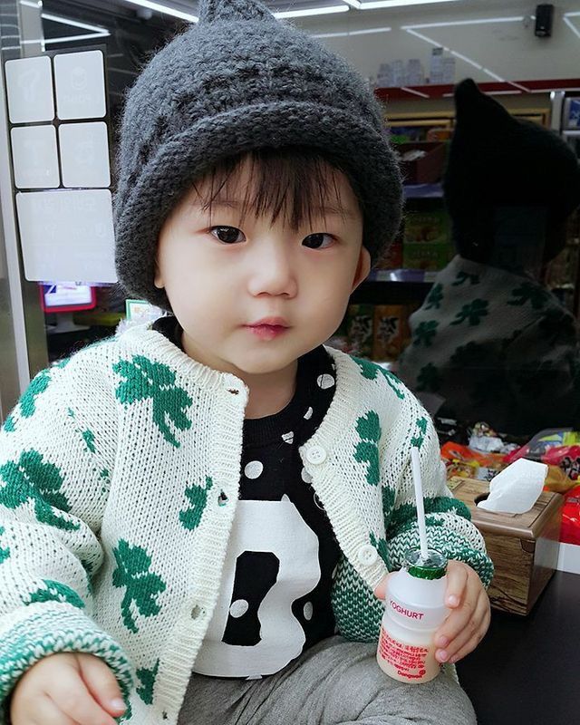 Buổi sáng mưa lạnh ở miền Bắc: Mẹ đưa con đi học cần chú ý gì để con không nhiễm bệnh theo mùa- Ảnh 1. Buổi sáng mưa lạnh ở miền Bắc: Mẹ đưa con đi học cần chú ý gì để con không nhiễm bệnh theo mùa- Ảnh 1.