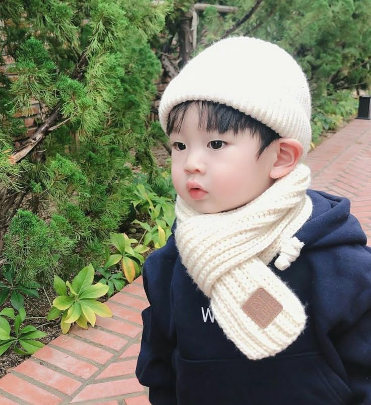 Buổi sáng mưa lạnh ở miền Bắc: Mẹ đưa con đi học cần chú ý gì để con không nhiễm bệnh theo mùa- Ảnh 2. Buổi sáng mưa lạnh ở miền Bắc: Mẹ đưa con đi học cần chú ý gì để con không nhiễm bệnh theo mùa- Ảnh 2.