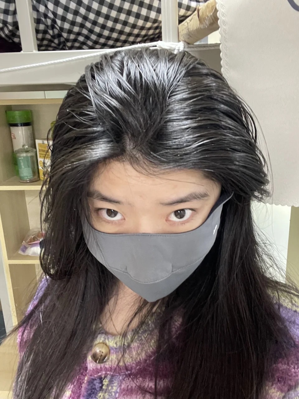 Mùa mưa tóc bết, da đầu ngứa? 5 mẹo cực hay giúp tóc sạch bồng bềnh cả ngày! - Ảnh 2.