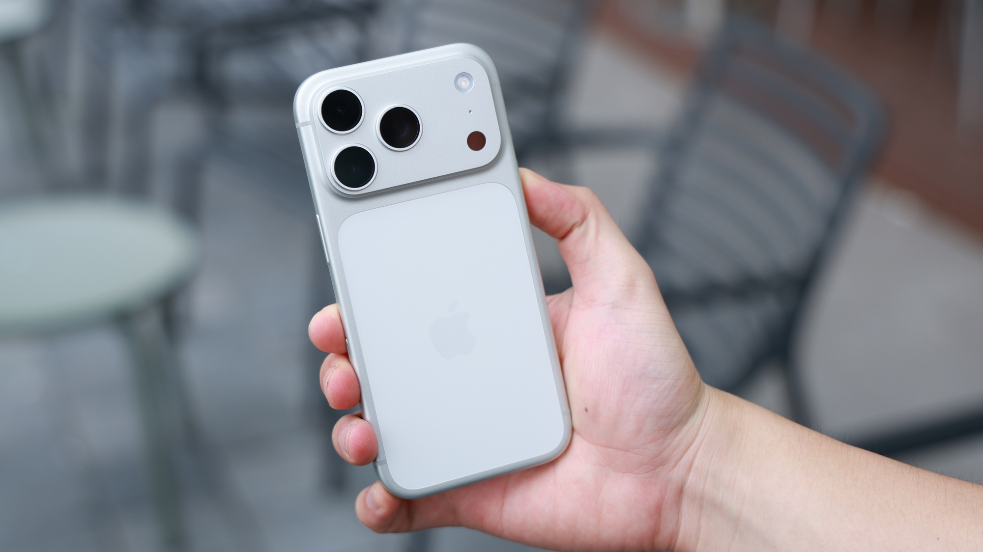 Nghịch lý iPhone 17: Rớt giá chưa từng có sau 1 tháng, riêng một phiên bản siêu hot vẫn bị săn lùng - Ảnh 3. Nghịch lý iPhone 17: Rớt giá chưa từng có sau 1 tháng, riêng một phiên bản siêu hot vẫn bị săn lùng - Ảnh 3.