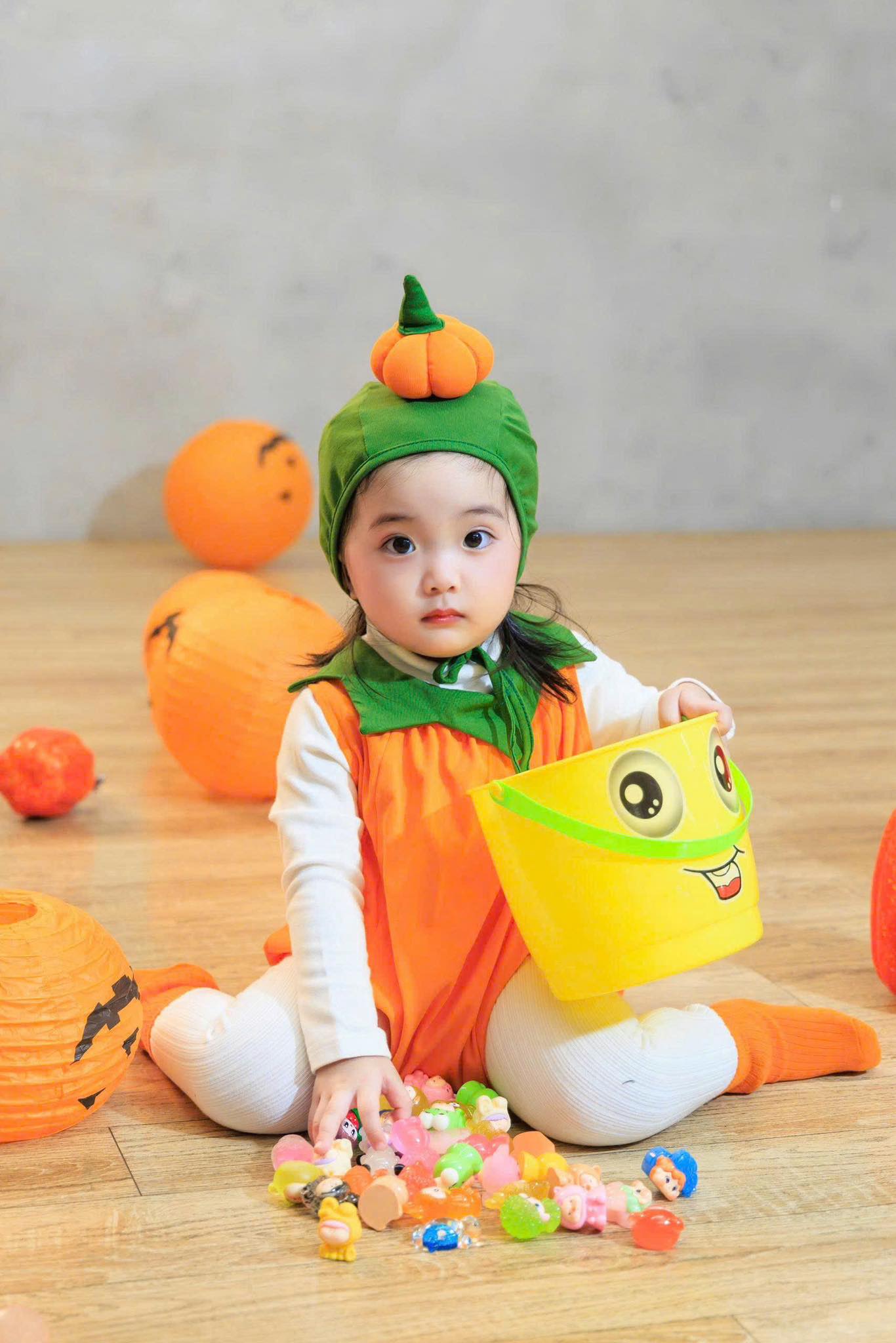 Bé Lisa nhà Khánh Thi, Phan Hiển xinh yêu như thiên thần- Ảnh 8. Bé Lisa nhà Khánh Thi, Phan Hiển xinh yêu như thiên thần- Ảnh 8.