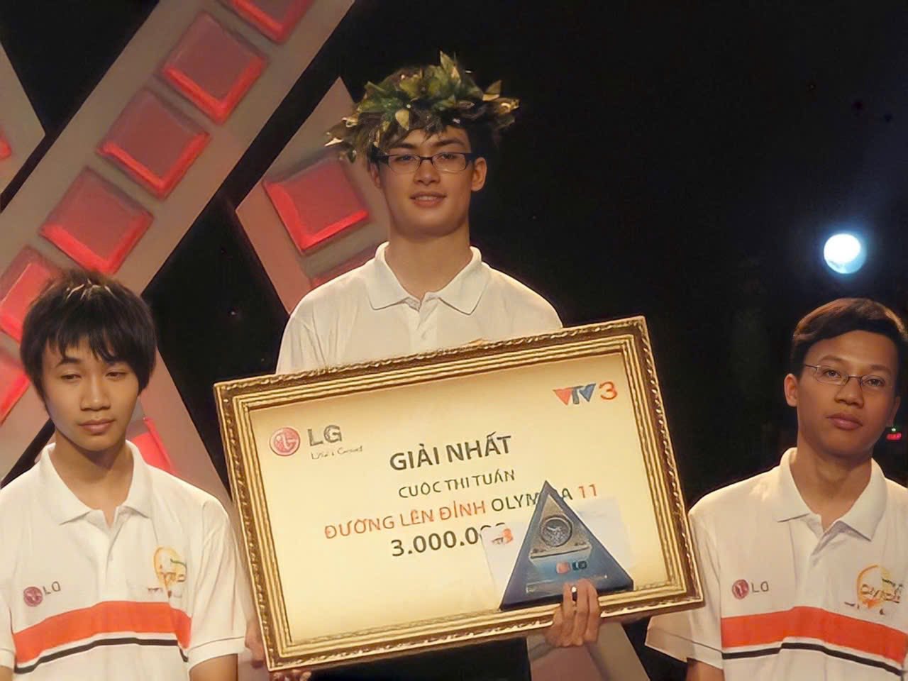 Xuất hiện 1 cựu thí sinh Olympia như nam thần xé sách bước ra: 4 lần lên tivi gây “bão” vì visual quá xịn sò - Ảnh 1.