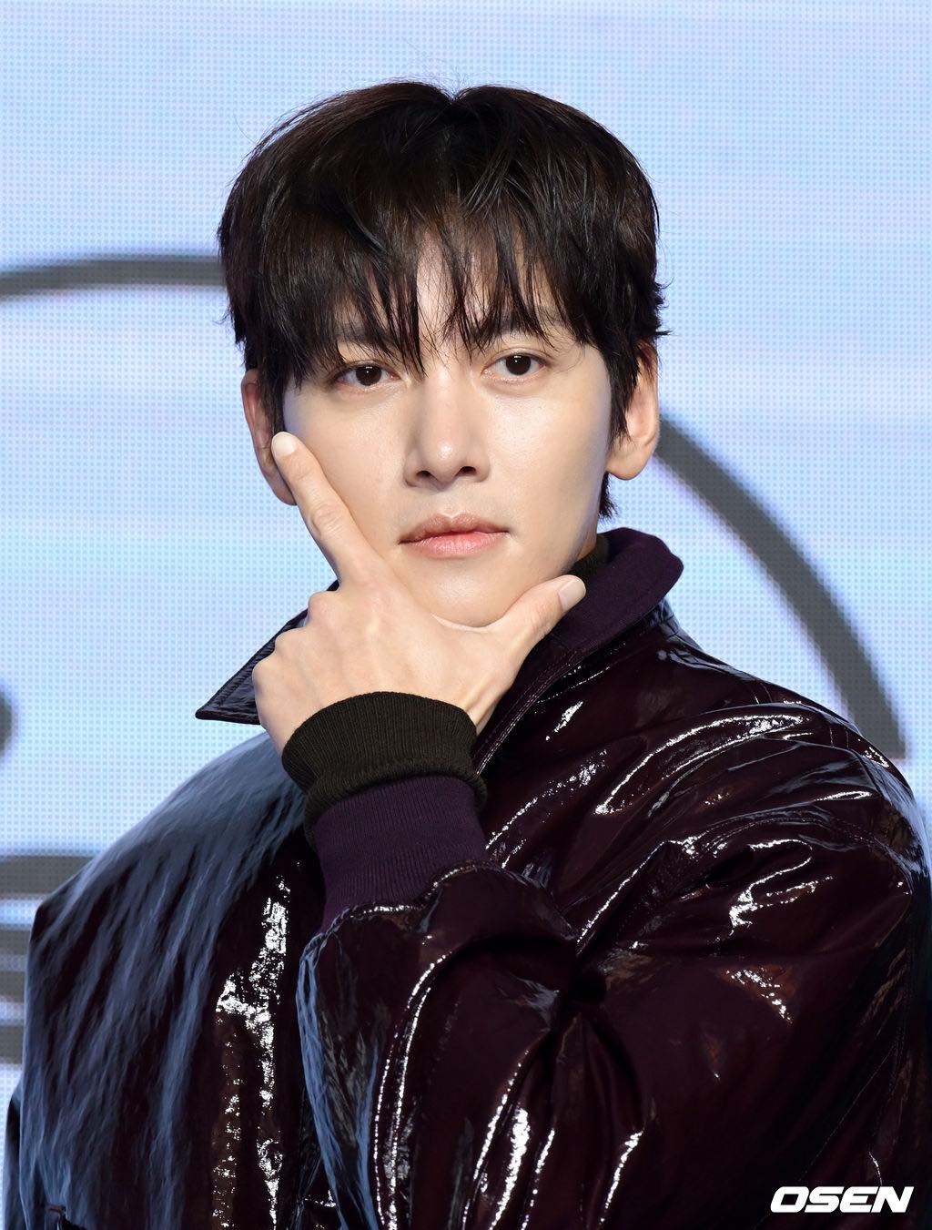 Tháng 11 không có phim Hàn nào đỉnh hơn thế này đâu: Dàn cast xịn nhất showbiz, nam chính 20 năm trẻ đẹp vô địch thiên hạ - Ảnh 4.