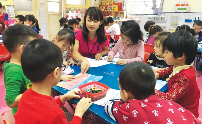 Giáo viên được hưởng hệ số lương đặc thù: Mức thu nhập có thể đạt 20- 30 triệu/tháng - Ảnh 1.