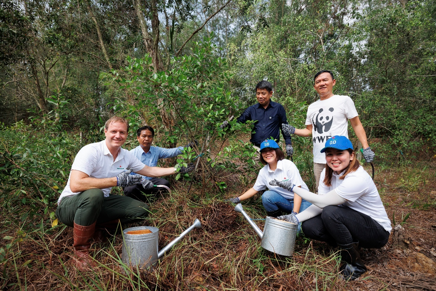 Trái tim "Kiên trì phụng sự" của HEINEKEN Việt Nam: Hơn 1 thập kỷ chung tay bảo tồn nguồn nước vì một Việt Nam tốt đẹp hơn- Ảnh 3. Trái tim "Kiên trì phụng sự" của HEINEKEN Việt Nam: Hơn 1 thập kỷ chung tay bảo tồn nguồn nước vì một Việt Nam tốt đẹp hơn- Ảnh 3.