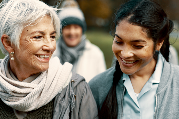 Thời kỳ mãn kinh cực kỳ ảnh hưởng đến xương: Phụ nữ đến tuổi này cần bổ sung 7 dưỡng chất để xương chắc khỏe qua &quot;cơn bão tuổi tác&quot;- Ảnh 1.