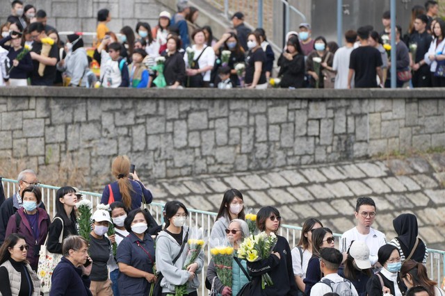 Hình ảnh đau thương tại Hong Kong sau vụ hỏa hoạn lịch sử 128 người thiệt mạng - Ảnh 5.