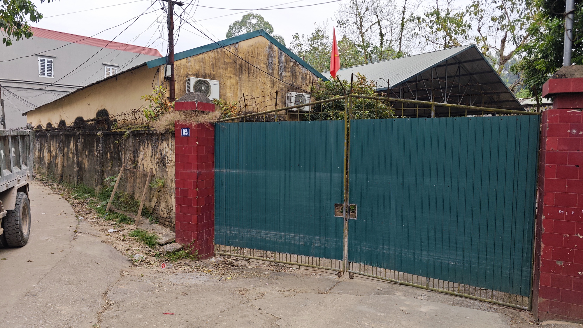 Người dân Lạng Sơn lên tiếng khi nhiều thanh niên tò mò, quay phim tại Trạm Quản lý thị trường số 4- Ảnh 2. Người dân Lạng Sơn lên tiếng khi nhiều thanh niên tò mò, quay phim tại Trạm Quản lý thị trường số 4- Ảnh 2.