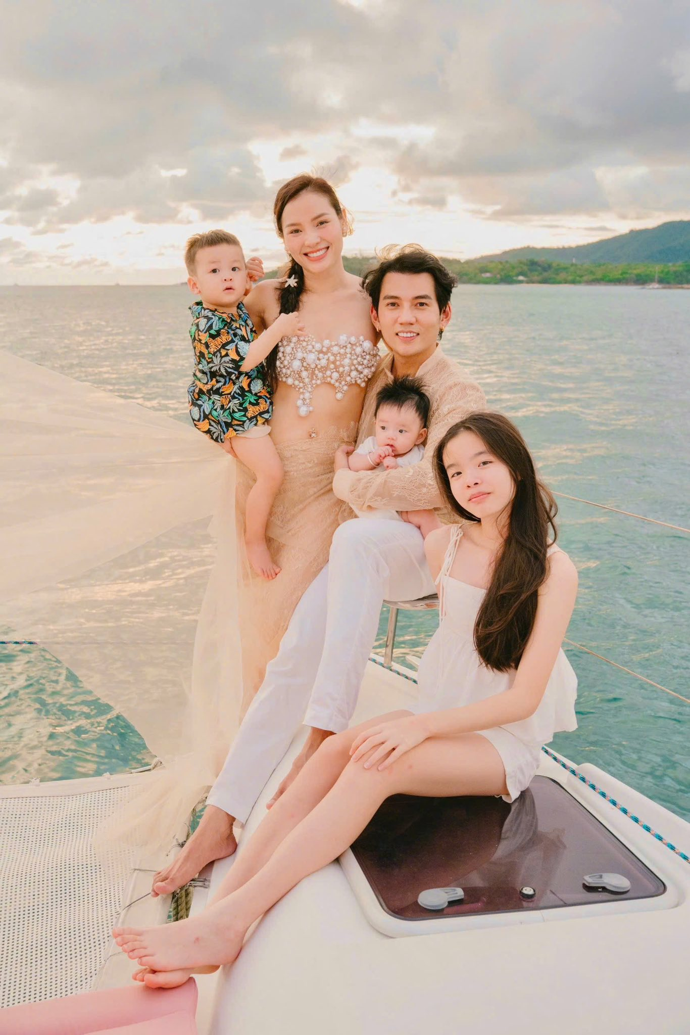 "Ái nữ" của Phương Trinh Jolie mới 12 tuổi đã cao gần bằng mẹ, chiếm trọn spotlight với đôi chân dài miên man- Ảnh 6. "Ái nữ" của Phương Trinh Jolie mới 12 tuổi đã cao gần bằng mẹ, chiếm trọn spotlight với đôi chân dài miên man- Ảnh 6.