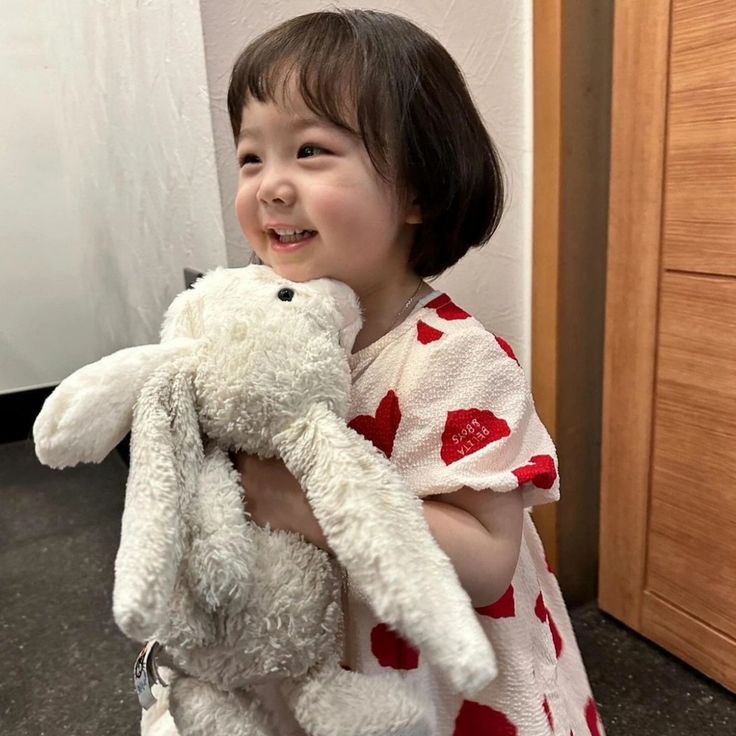 Vì sao mỗi đứa trẻ đều có một “chú gấu nghiền” của riêng mình?- Ảnh 1. Vì sao mỗi đứa trẻ đều có một “chú gấu nghiền” của riêng mình?- Ảnh 1.