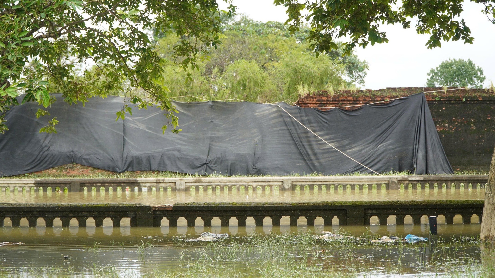 Thông tin chính thức về sự cố sập 15 m tường Hoàng thành Huế - Ảnh 1. Thông tin chính thức về việc sập 15 m tường Hoàng thành Huế  - Ảnh 1.