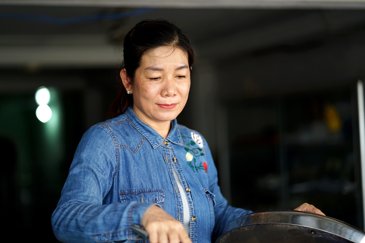 Clip: Hàng xóm hé lộ cuộc sống trước đó của người mẹ có con 4 tháng tuổi rơi xuống kênh tử vong - Ảnh 7. Clip: Hàng xóm hé lộ cuộc sống trước đó của người mẹ có con 4 tháng tuổi rơi xuống kênh tử vong - Ảnh 7.