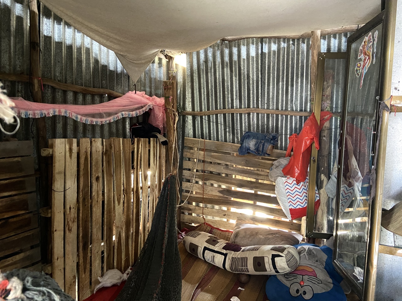 Clip: Hàng xóm hé lộ cuộc sống trước đó của người mẹ có con 4 tháng tuổi rơi xuống kênh tử vong - Ảnh 5. Clip: Hàng xóm hé lộ cuộc sống trước đó của người mẹ có con 4 tháng tuổi rơi xuống kênh tử vong - Ảnh 5.