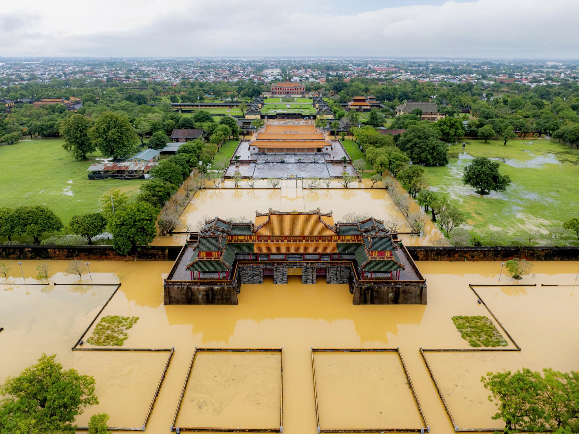 Thông tin chính thức về sự cố sập 15 m tường Hoàng thành Huế - Ảnh 4. Thông tin chính thức về việc sập 15 m tường Hoàng thành Huế  - Ảnh 3.