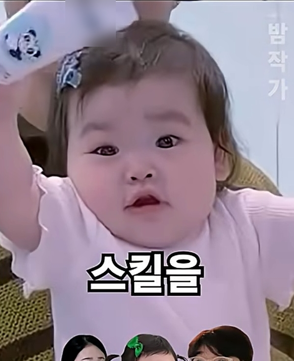 Nhóc tỳ đắt giá nhất showbiz hiện tại: 1 tuổi đã quay 15 quảng cáo!- Ảnh 3.