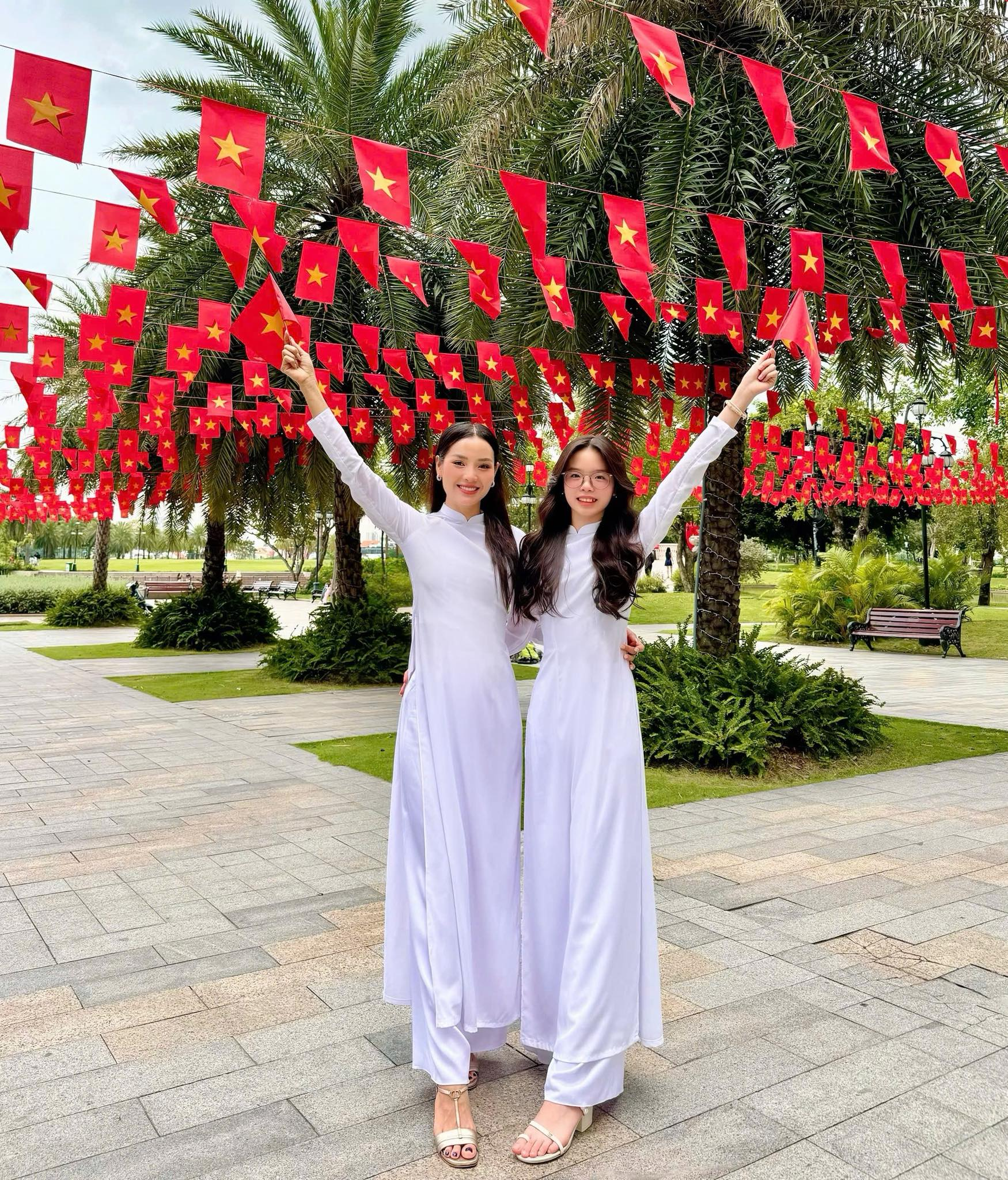 "Ái nữ" của Phương Trinh Jolie mới 12 tuổi đã cao gần bằng mẹ, chiếm trọn spotlight với đôi chân dài miên man- Ảnh 8. "Ái nữ" của Phương Trinh Jolie mới 12 tuổi đã cao gần bằng mẹ, chiếm trọn spotlight với đôi chân dài miên man- Ảnh 8.