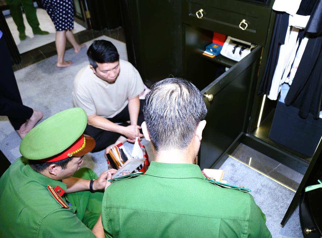 Khám xét, bắt tạm giam đối với doanh nhân Nguyễn Quốc Vũ- Ảnh 2.