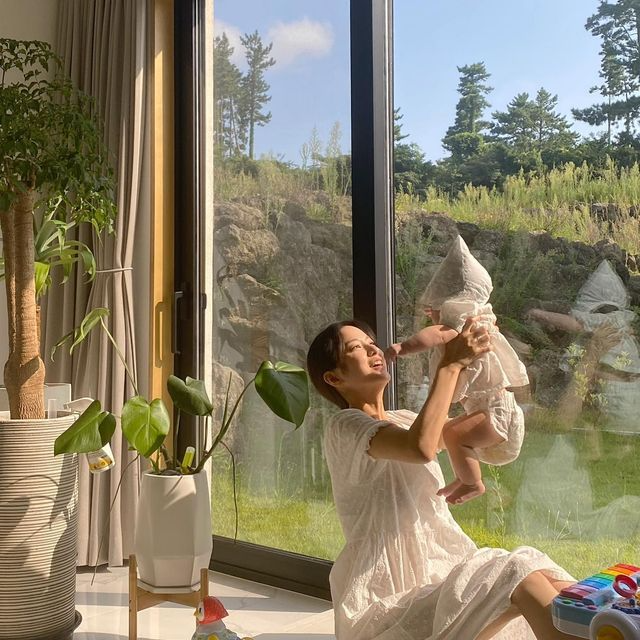 Ở nhà chăm con, tiêu lương của chồng: Mẹ bỉm Hà Nội chi tiêu 30 triệu/tháng, tiết kiệm gần 1 chỉ vàng nhờ cách "chi tiêu ngược" - Ảnh 1. Ở nhà chăm con, tiêu lương của chồng: Mẹ bỉm Hà Nội chi tiêu 30 triệu/tháng, tiết kiệm gần 1 chỉ vàng nhờ cách "chi tiêu ngược" - Ảnh 1.