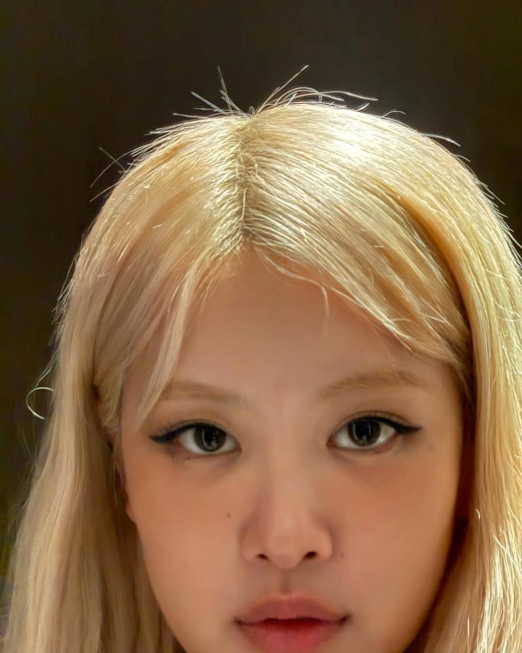 Mái tóc xơ xác thảm hại của Rosé- Ảnh 13.