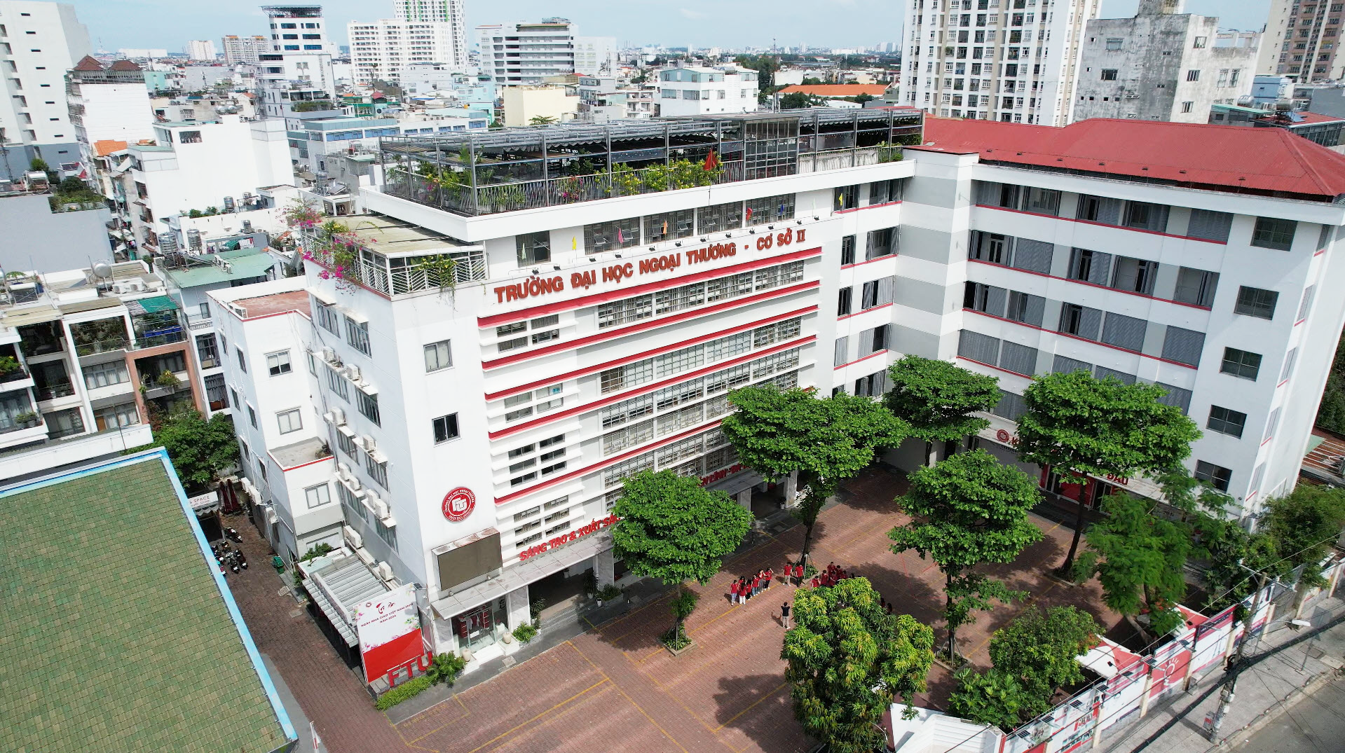 Ngôi trường tân Giáo sư trẻ nhất 2025 đang công tác có gì đặc biệt? - Ảnh 3. Ngôi trường tân Giáo sư trẻ nhất 2025 đang công tác có gì đặc biệt? - Ảnh 3.