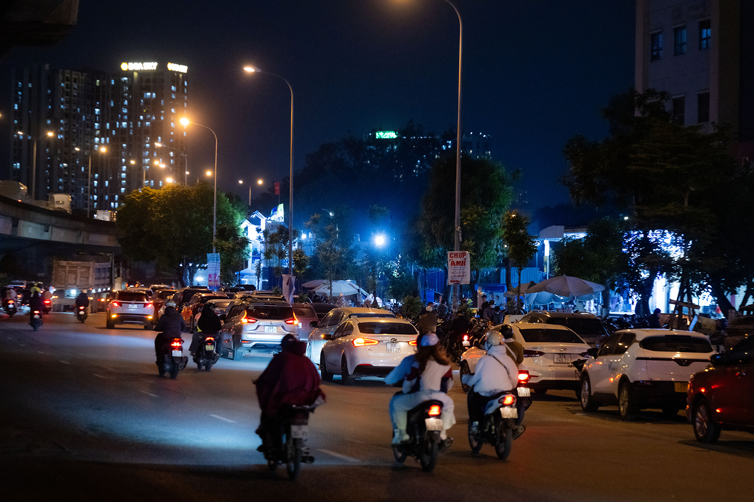 Đây là cảnh tượng tại tuyến đường qua khu chung cư Kim Văn - Kim Lũ (Hà Nội), 2 ngày sau thông tin lắp camera phạt nguội - Ảnh 6. Đây là cảnh tượng tại tuyến đường qua khu chung cư Kim Văn - Kim Lũ (Hà Nội), 2 ngày sau thông tin lắp camera phạt nguội - Ảnh 6.