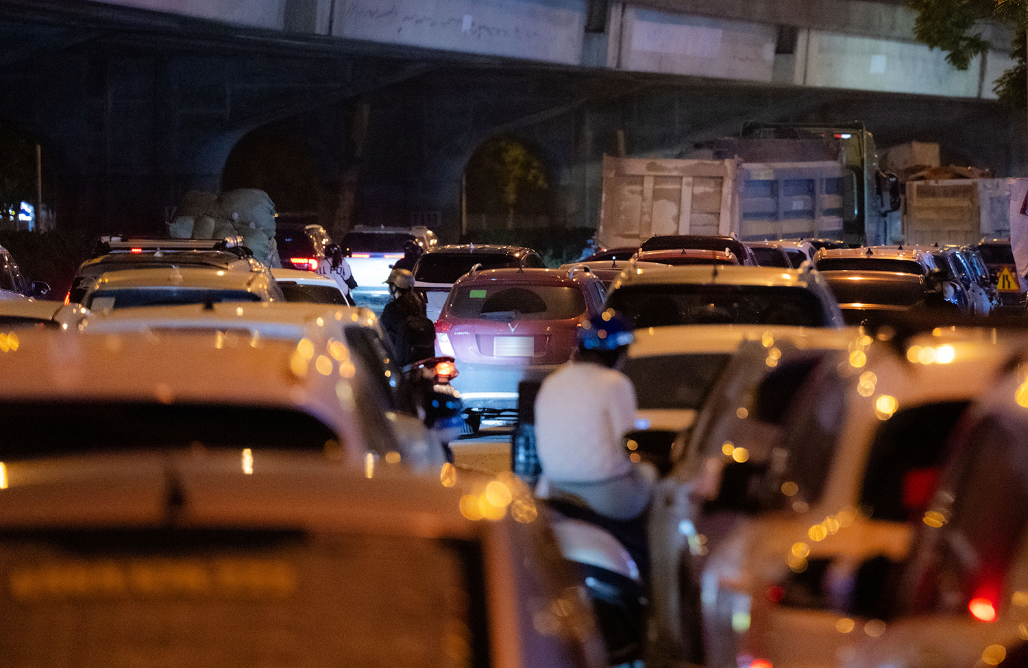 Đây là cảnh tượng tại tuyến đường qua khu chung cư Kim Văn - Kim Lũ (Hà Nội), 2 ngày sau thông tin lắp camera phạt nguội - Ảnh 7. Đây là cảnh tượng tại tuyến đường qua khu chung cư Kim Văn - Kim Lũ (Hà Nội), 2 ngày sau thông tin lắp camera phạt nguội - Ảnh 7.