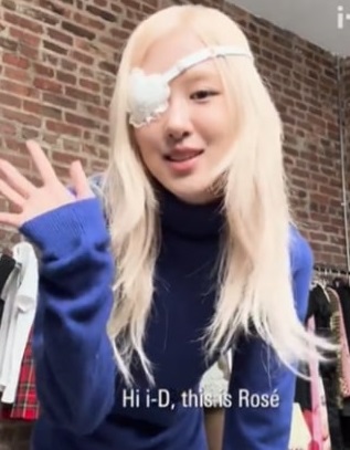 Mái tóc xơ xác thảm hại của Rosé- Ảnh 10.