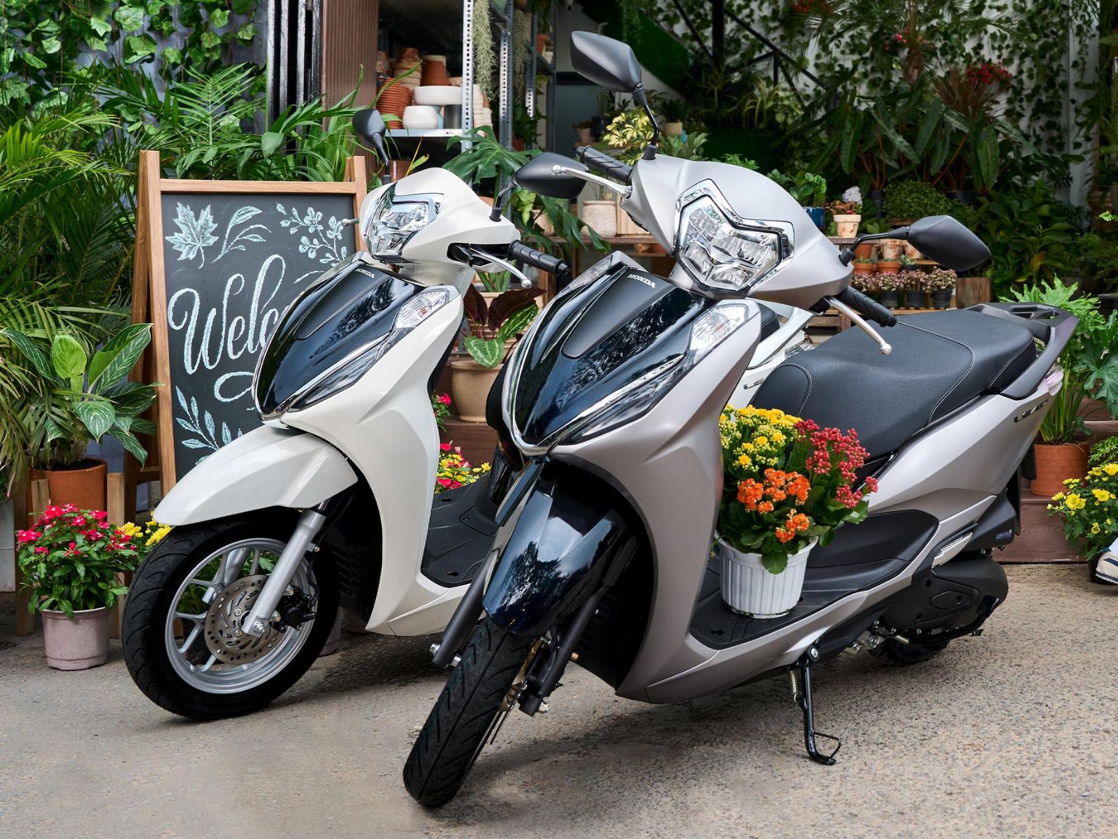 Honda Lead nâng cấp ra mắt Việt Nam: Giá từ hơn 40 triệu đồng, phối màu mới, cốp 37 lít, phanh ABS - Ảnh 5. Honda Lead nâng cấp ra mắt Việt Nam: Giá từ hơn 40 triệu đồng, phối màu mới, cốp 37 lít, phanh ABS - Ảnh 5.