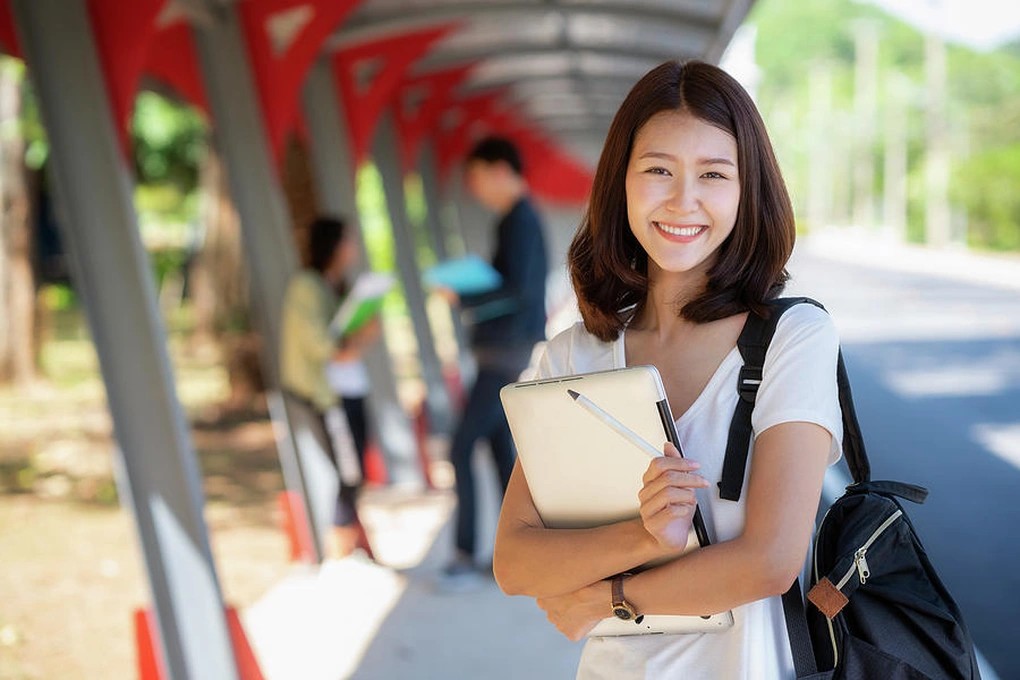 5 ngành học đang “khát” nhân lực ở Việt Nam: Lương có thể chạm 100 triệu/tháng, sinh viên mới ra trường rộng cửa việc làm - Ảnh 1.