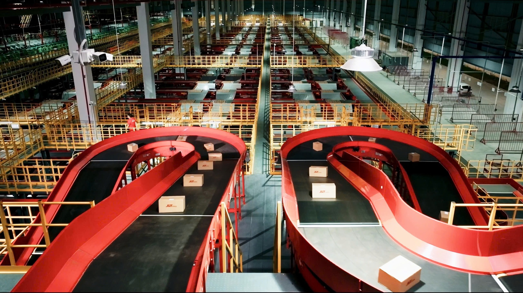 Chốt đơn ngay, nhận hàng liền tay: J&T Express tăng tốc hỗ trợ doanh nghiệp Việt mùa mua sắm cuối năm- Ảnh 1.