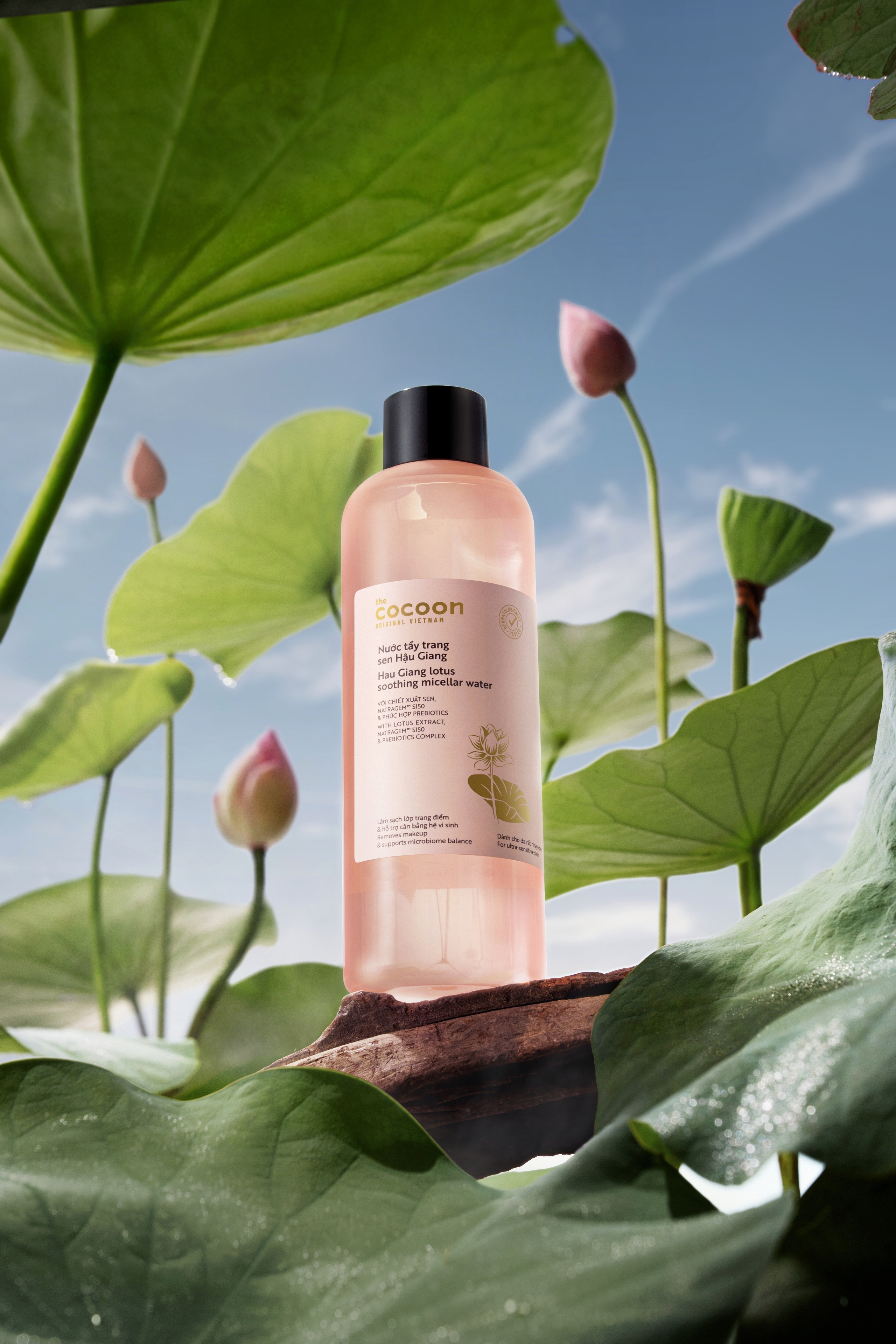 Không cần hàng ngoại, 5 nước tẩy trang "made in Vietnam" này vẫn làm sạch da cực đỉnh - Ảnh 2. Không cần hàng ngoại, 5 nước tẩy trang "made in Vietnam" này vẫn làm sạch da cực đỉnh - Ảnh 2.