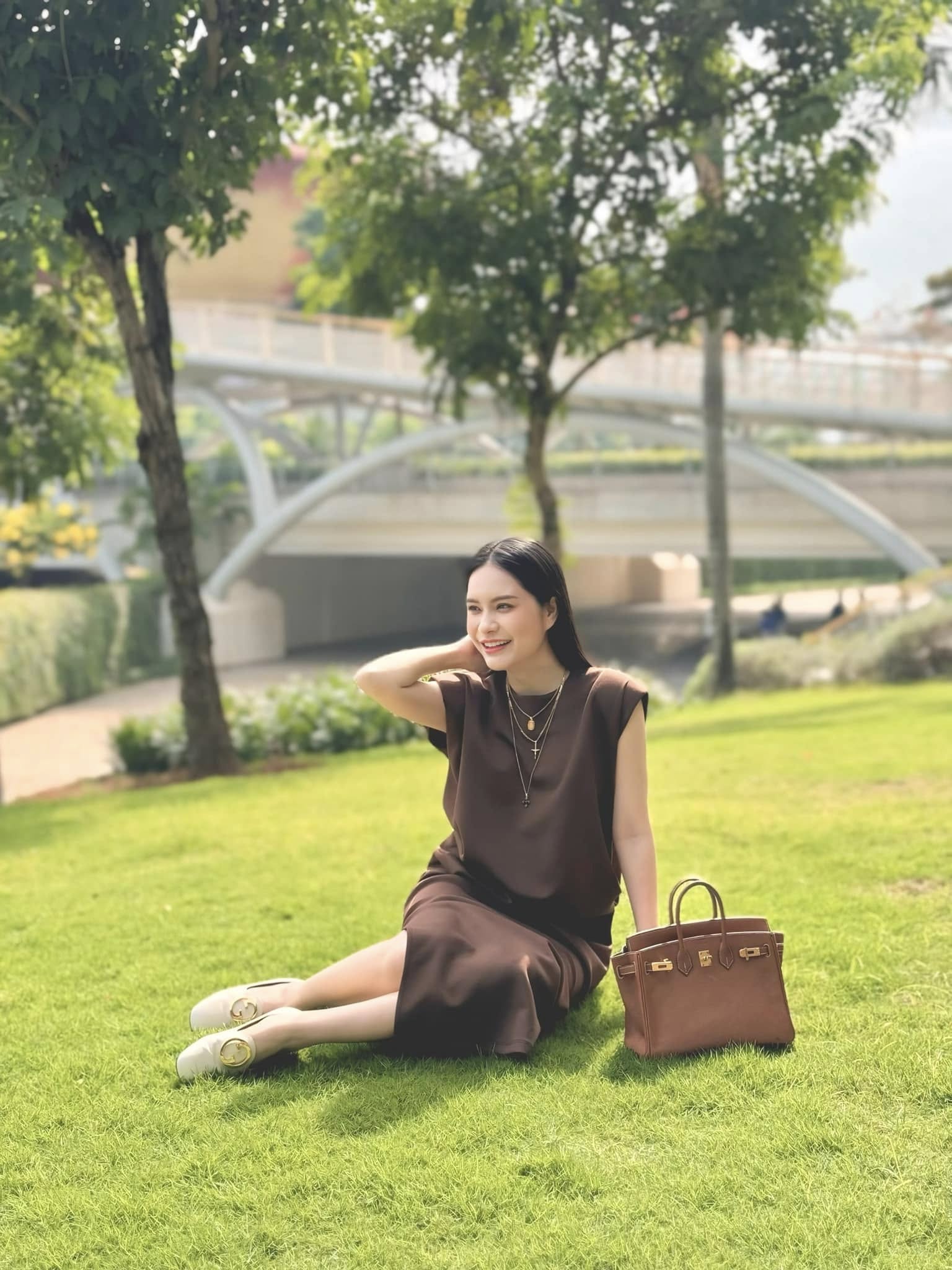 Sau khi chồng bị bắt, Đoàn Di Băng im lặng giữa "bão" mạng - Ảnh 6. Sau khi chồng bị bắt, Đoàn Di Băng im lặng giữa "bão" mạng - Ảnh 6.