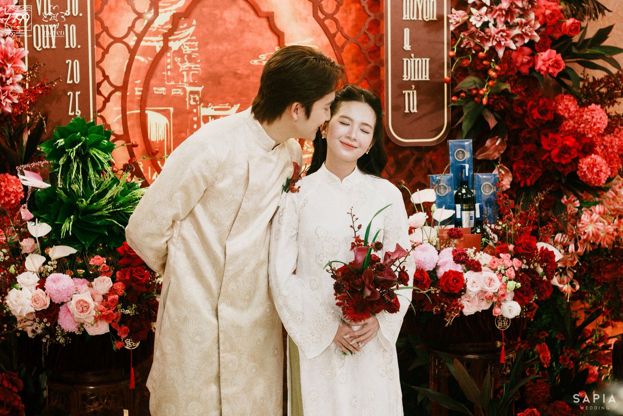 Đám cưới diễn viên Đình Tú - Ngọc Huyền: Dâu rể gấp đôi visual, Quỳnh Nga và dàn mỹ nhân Vbiz đổ bộ- Ảnh 13. Đám cưới diễn viên Đình Tú - Ngọc Huyền: Dâu rể gấp đôi visual, Quỳnh Nga và dàn mỹ nhân Vbiz đổ bộ- Ảnh 13.