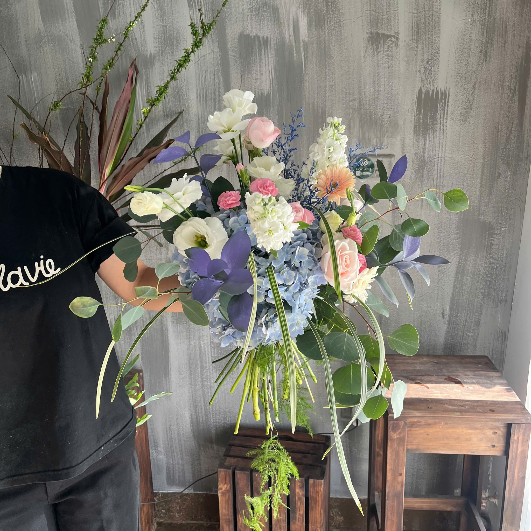 Chơi hoa kiểu mới: Set mix thả bình - bí quyết để cả tuần không gian vẫn ngập sắc tươi - Ảnh 6.