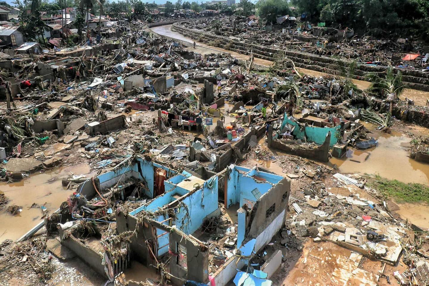 Bão cuồng phong Kalmaegi quá hung tàn, tất cả đều bị phá hủy: Những hình ảnh flycam lột tả sự thảm khốc- Ảnh 9. Bão cuồng phong Kalmaegi quá hung tàn, tất cả đều bị phá hủy: Những hình ảnh flycam lột tả sự thảm khốc- Ảnh 9.