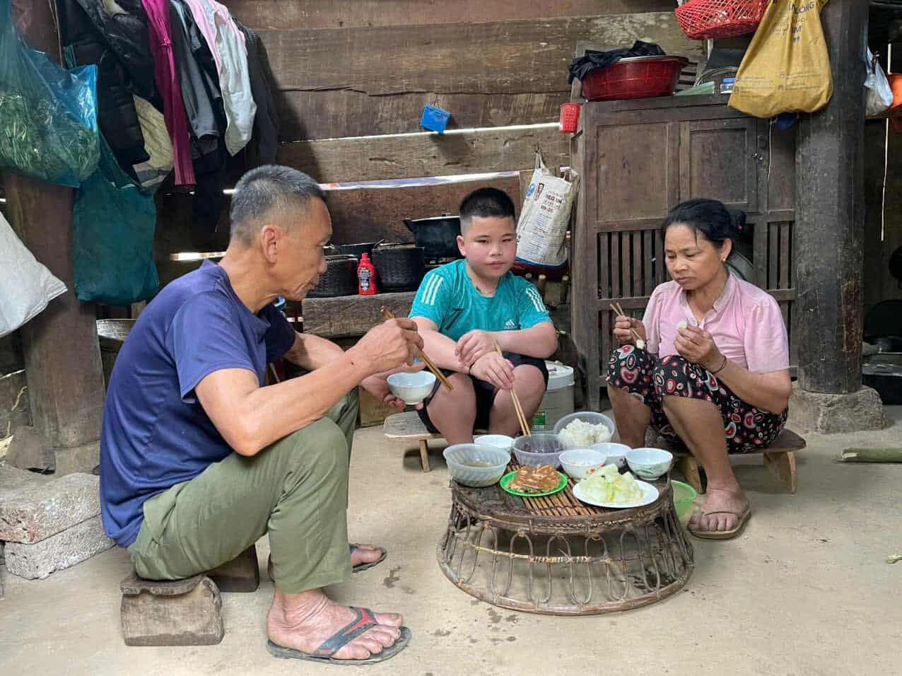 Xót xa hoàn cảnh 2 vợ chồng cùng mắc bệnh hiểm nghèo vẫn gắng mưu sinh để níu sự sống- Ảnh 4. Xót xa hoàn cảnh 2 vợ chồng cùng mắc bệnh hiểm nghèo vẫn gắng mưu sinh để níu sự sống- Ảnh 4.