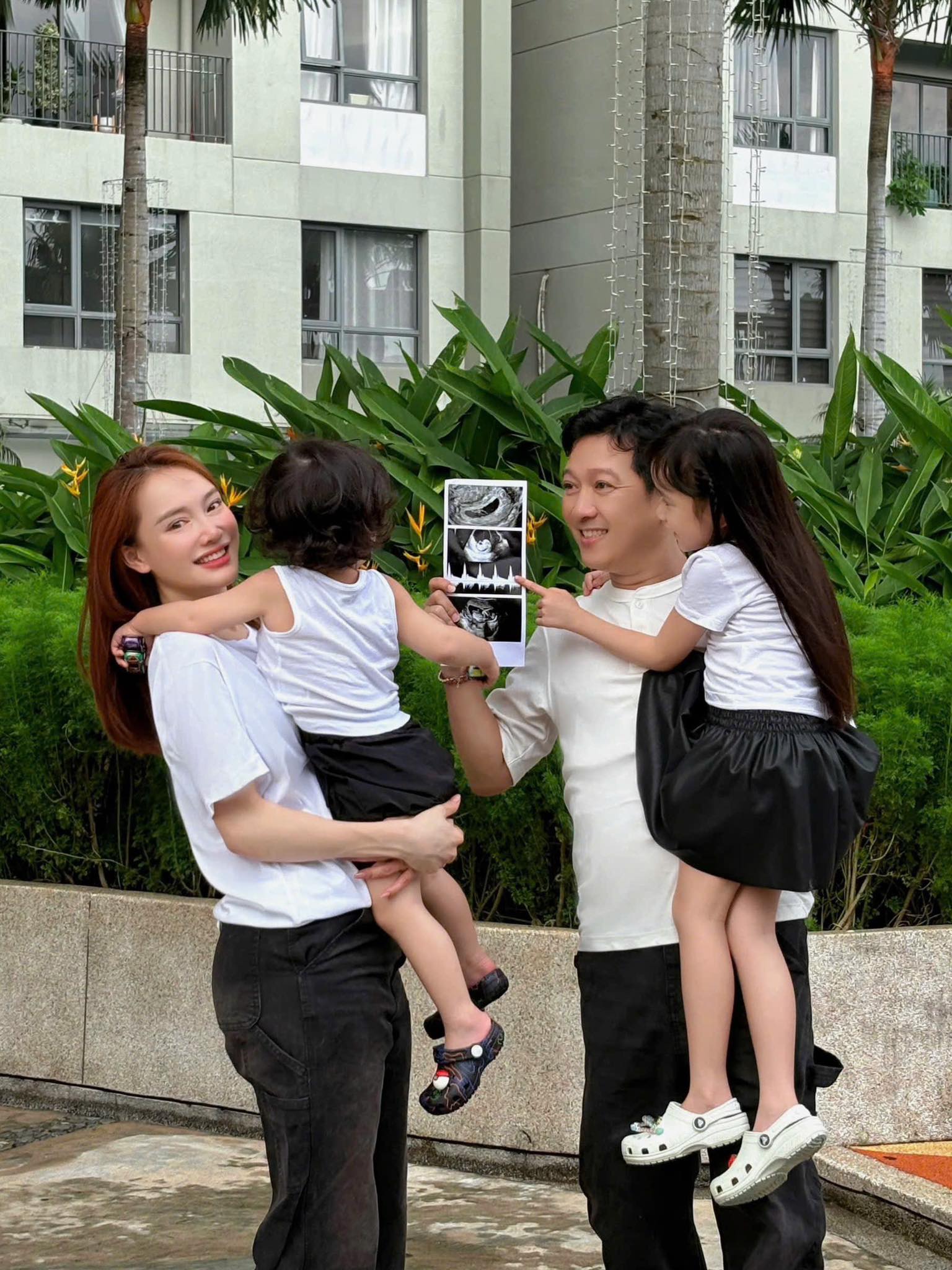 Nhã Phương nhập viện khi đang bầu lần 3- Ảnh 5. Nhã Phương nhập viện khi đang bầu lần 3- Ảnh 5.