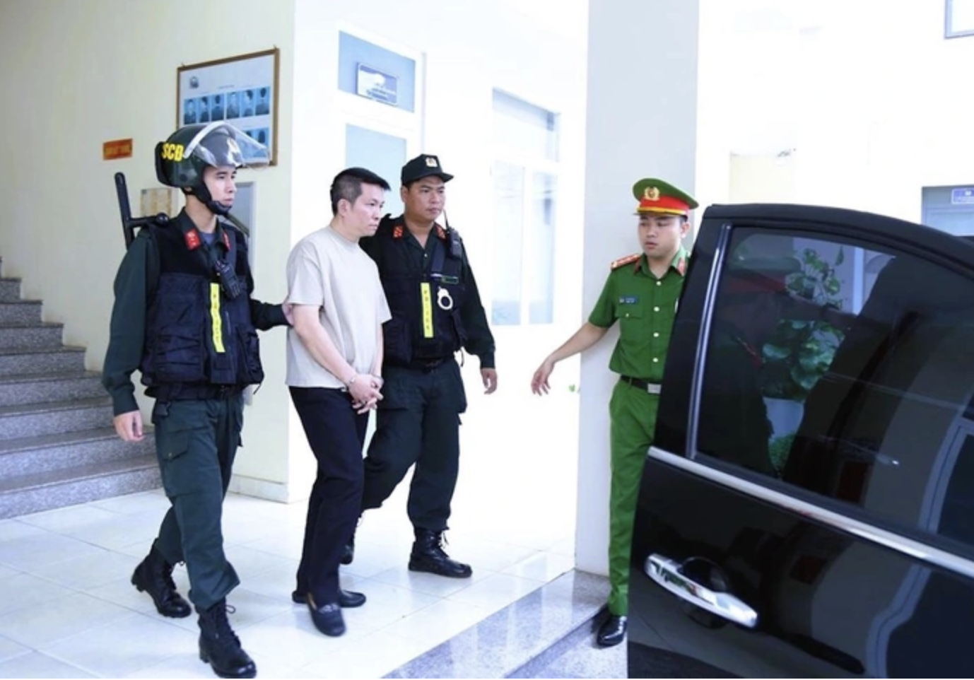 Khách hàng từng mua sản phẩm giả của chồng ca sĩ Đoàn Di Băng kiện được không? - Ảnh 1. Khách hàng từng mua sản phẩm giả của vợ chồng Đoàn Di Băng kiện được không? - Ảnh 1.