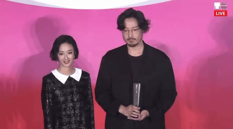 Drama căng đét: 1 sao nam khiến Phạm Băng Băng và Ảnh hậu Cbiz bỏ ngang giải về nước, đăng đàn mỉa mai - Ảnh 1. Drama căng đét: 1 sao nam khiến Phạm Băng Băng và Ảnh hậu Cbiz bỏ ngang giải về nước, đăng đàn mỉa mai - Ảnh 1.