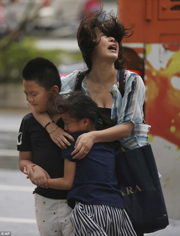 Liên tiếp 3 vụ bạo lực học đường và nỗi lo của người mẹ trong thời đại đầy bất an: Làm sao để bảo vệ con?- Ảnh 2.