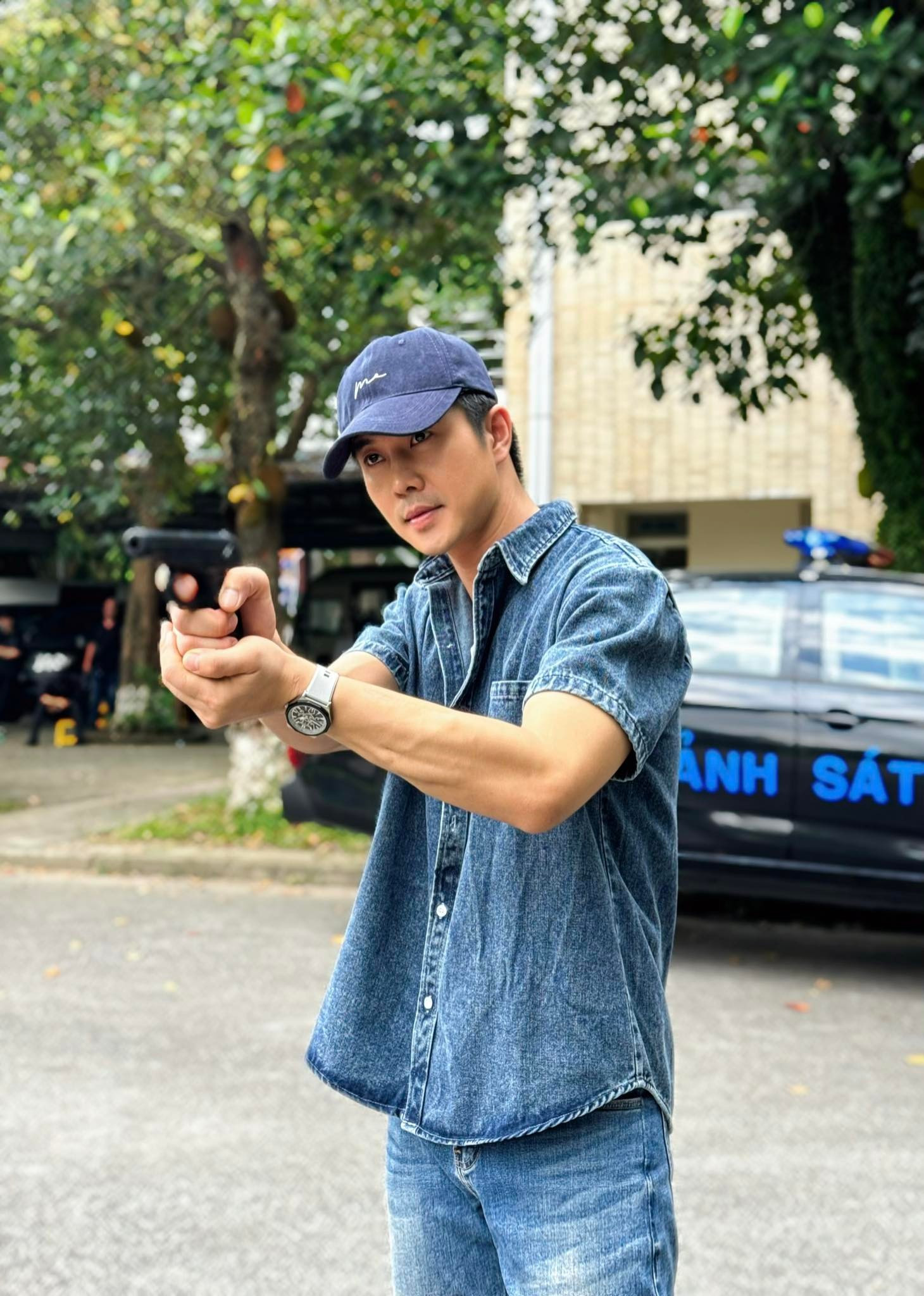 Sao nam đóng cùng lúc 2 phim Việt giờ vàng hot nhất hiện tại, đổi mỗi kiểu tóc mà nhìn như người khác - Ảnh 2. Sao nam đóng cùng lúc 2 phim Việt giờ vàng hot nhất hiện tại, đổi mỗi kiểu tóc mà nhìn như người khác - Ảnh 2.