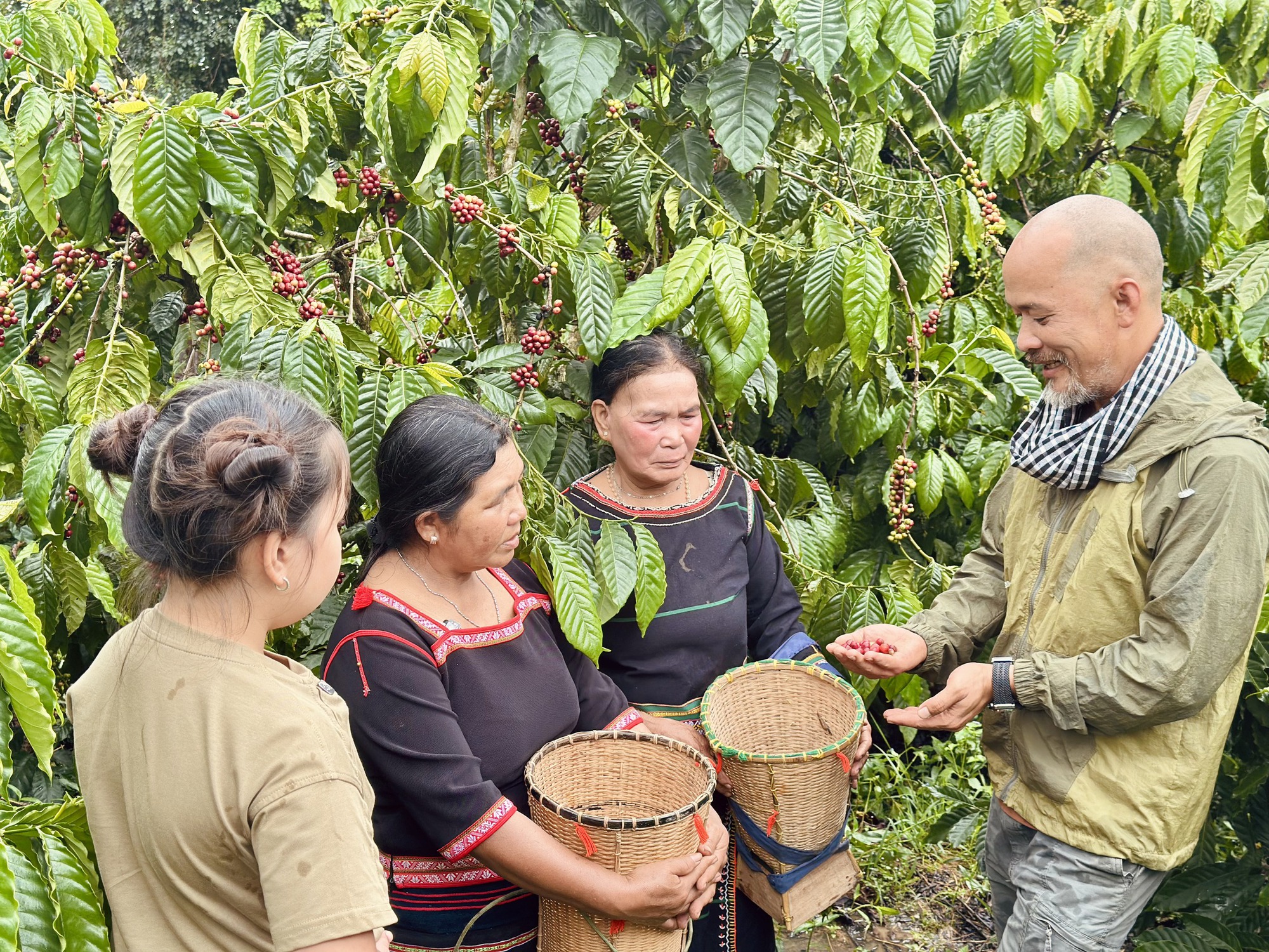 Ông bố họa sĩ gây ấn tượng bởi bài học dạy con gái 9 tuổi trong Ông bố họa sĩ gây ấn tượng bởi bài học dạy con gái 9 tuổi trong