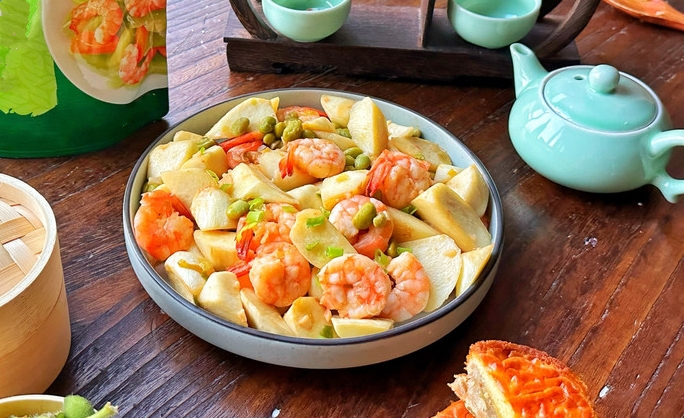 Loại củ này đang vào mùa, dùng xào với tôm và đậu nành vừa ngon miệng lại giúp giải độc gan, bồi bổ cơ thể - Ảnh 8.