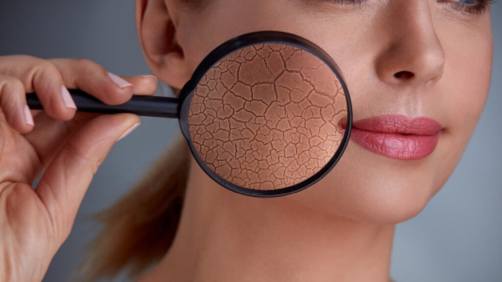 12 thói quen hàng ngày đang bí mật hủy hoại làn da của bạn, skincare kỹ đến mấy mà mắc phải cũng 12 thói quen hàng ngày đang bí mật hủy hoại làn da của bạn, skincare kỹ đến mấy mà mắc phải cũng