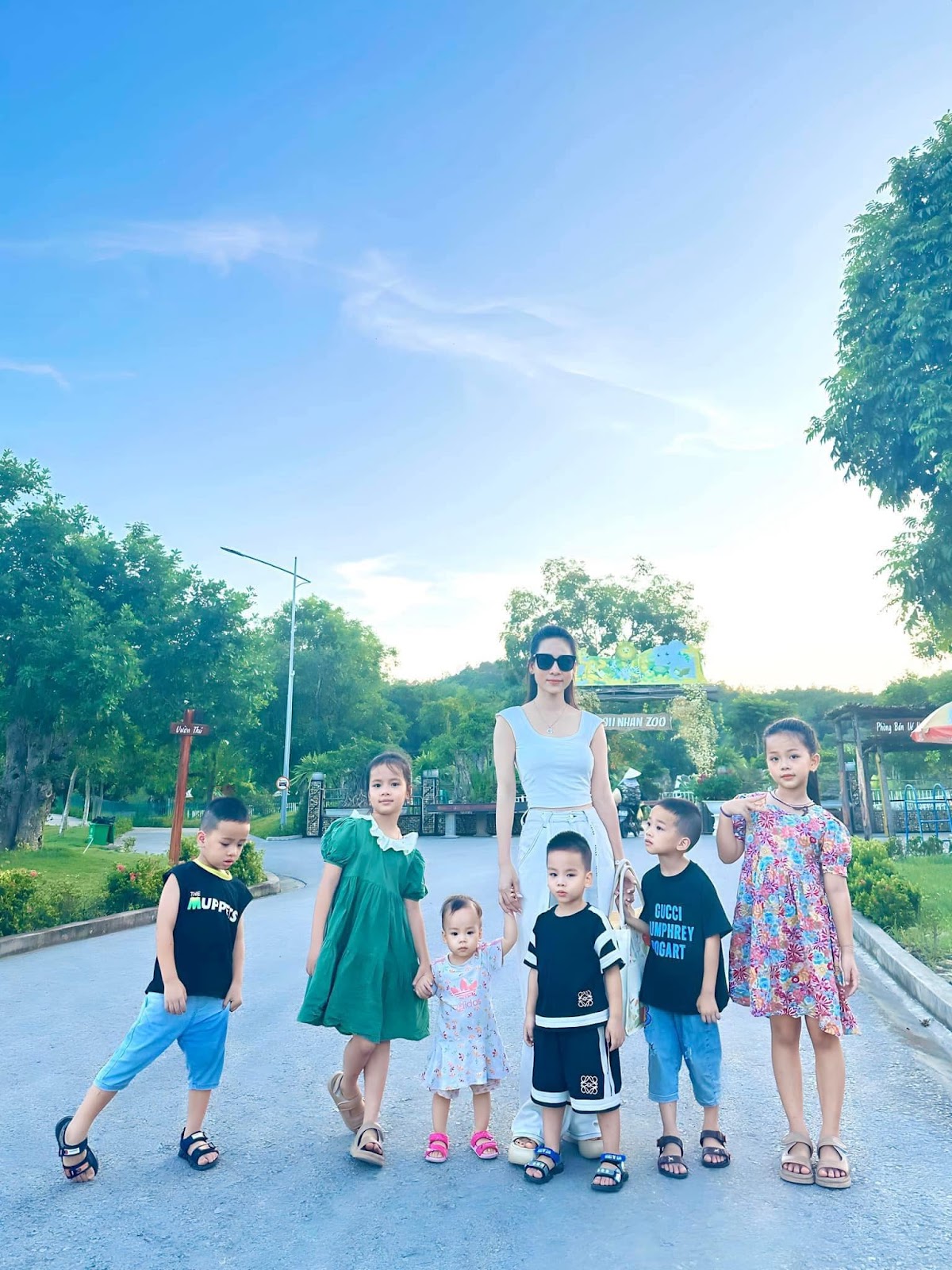 Mẹ 34 tuổi ở Nghệ An sinh 6 con, chồng đi làm xa một mình “cân” hết, chi phí nuôi con mới choáng - Ảnh 8. Mẹ 34 tuổi ở Nghệ An sinh 6 con, chồng đi làm xa một mình “cân” hết, chi phí nuôi con mới choáng - Ảnh 8.