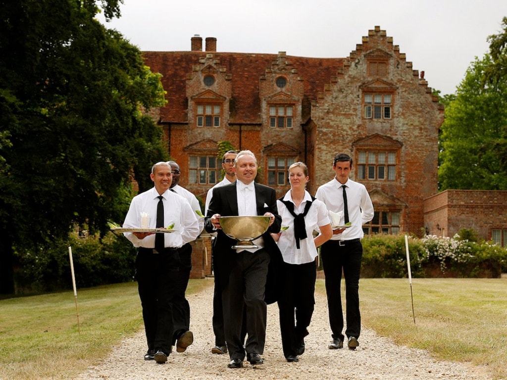 Giúp việc của giới siêu giàu - Nghề rủi ro nhất thế giới: Một cú trượt tay có thể thổi bay 75.000 USD, thần kinh không vững không thể trụ được! - Ảnh 1. Giúp việc của giới siêu giàu - Nghề rủi ro nhất thế giới: Một cú trượt tay có thể thổi bay 75.000 USD, thần kinh không vững không thể trụ được! - Ảnh 1.